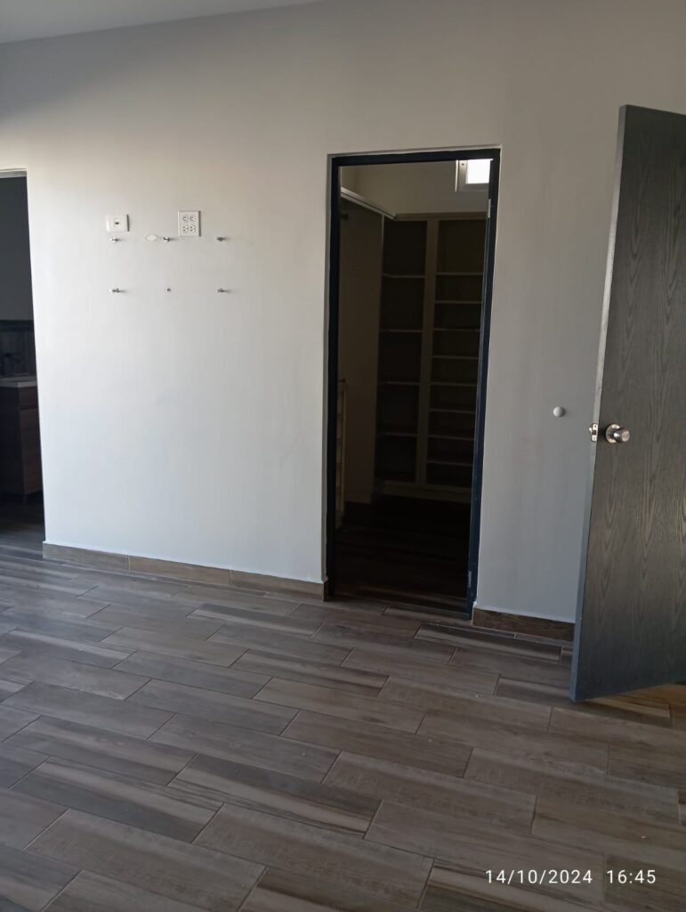 WhatsApp Image 2025-11-13 at 6.40.48 PM (4)